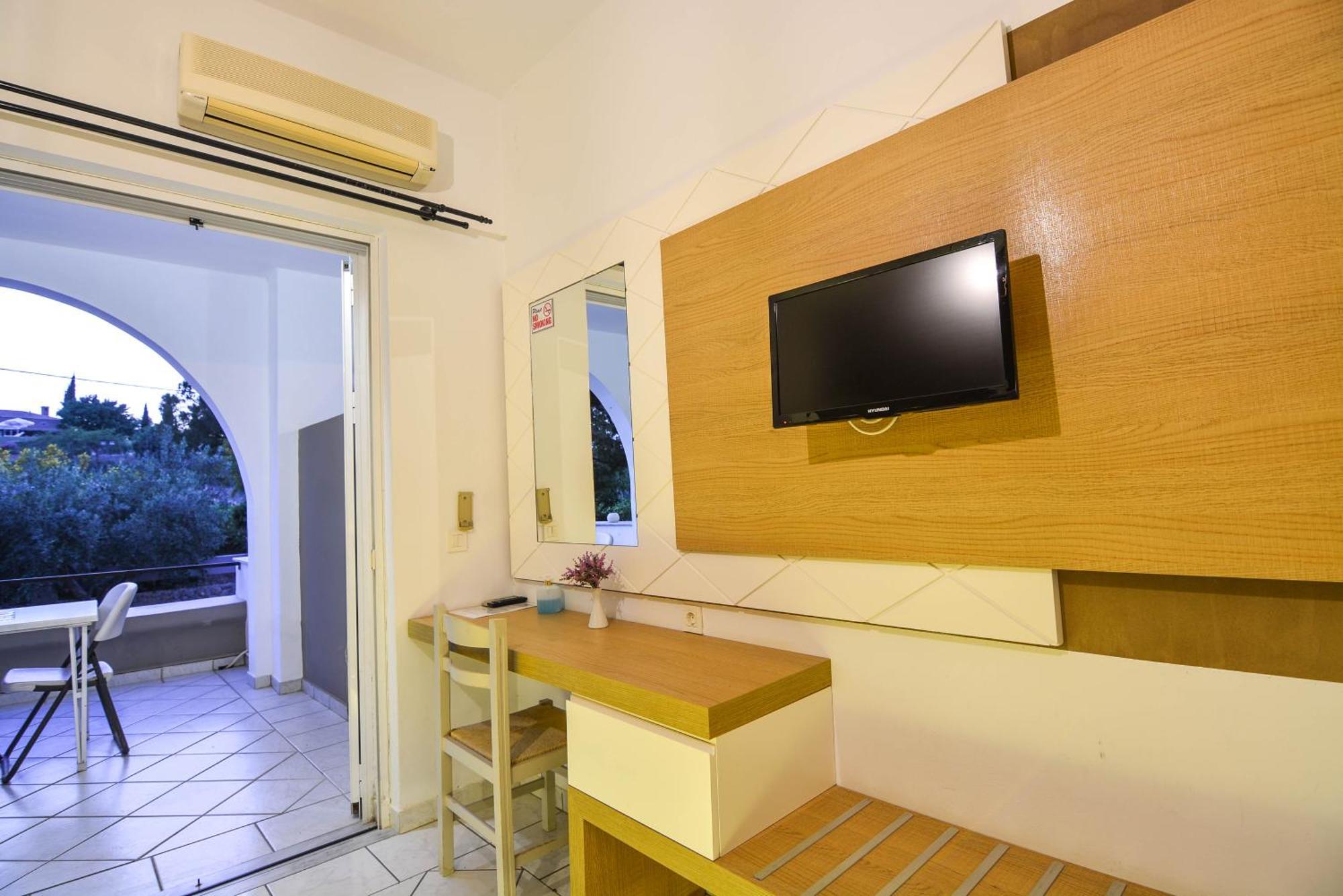 Epavlis Beach Resort Porto Heli Exterior foto
