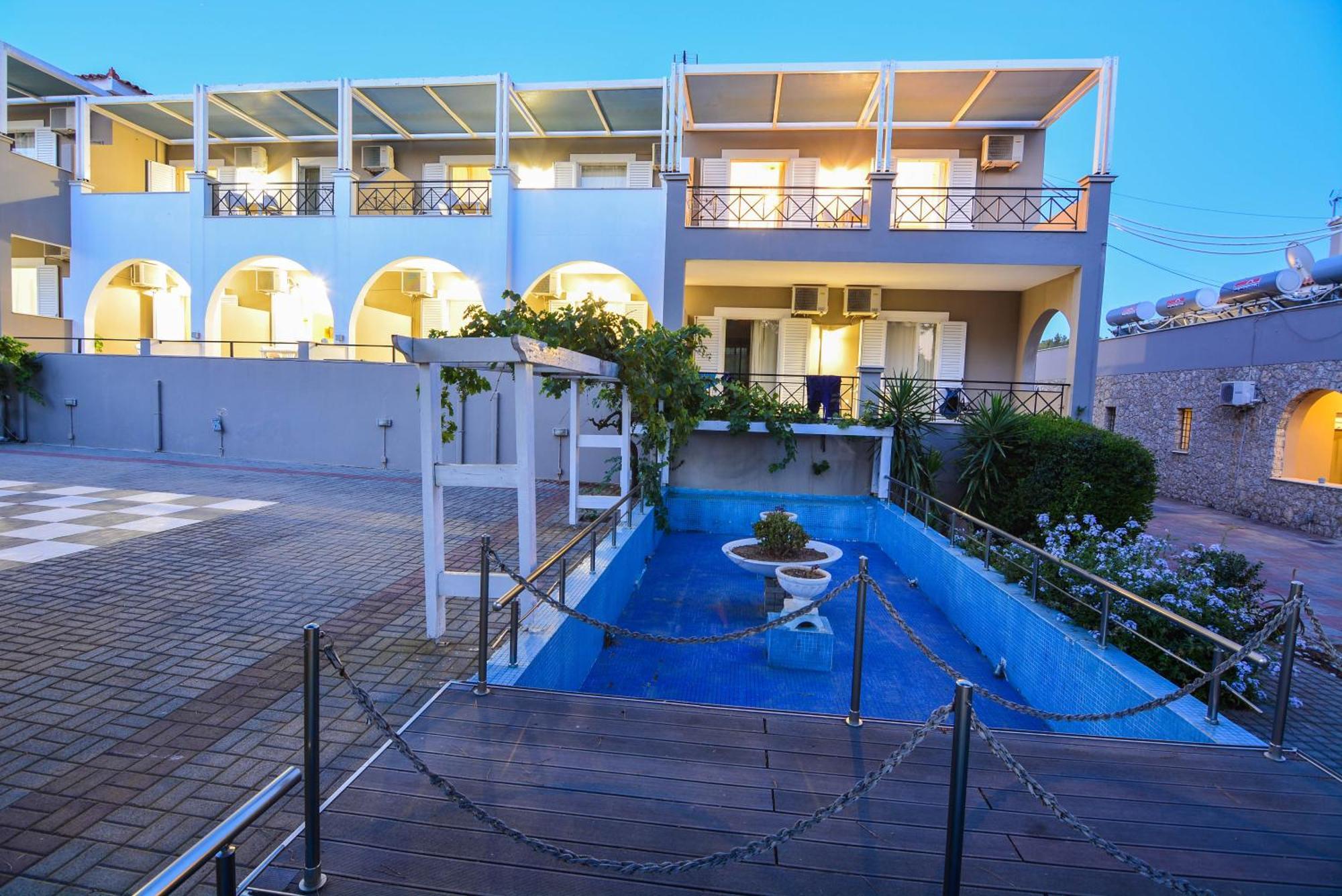 Epavlis Beach Resort Porto Heli Exterior foto